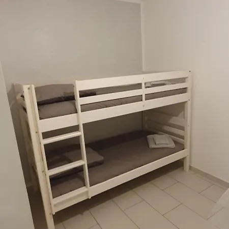 3 Pieces Sur Centre Apartment *