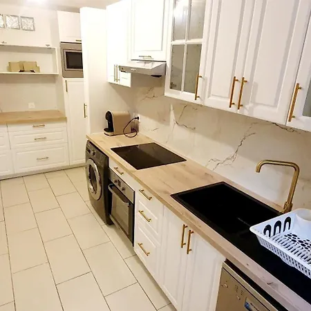 3 Pieces Sur Centre Apartment