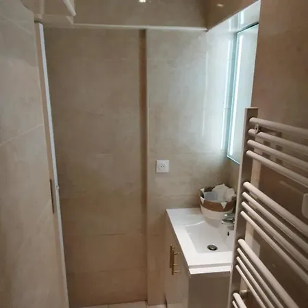 3 Pieces Sur Centre Apartment *