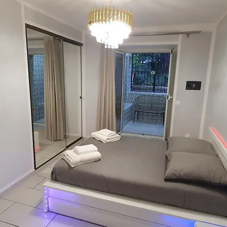 3 Pieces Sur Centre Apartment Nizza